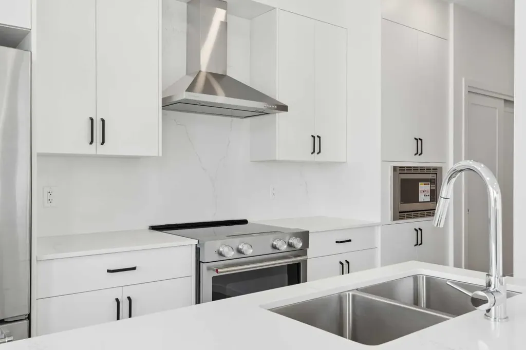 1453 Na'a Drive SW Calgary AB T3H 6H7
