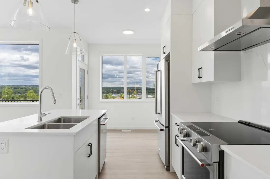 1453 Na'a Drive SW Calgary AB T3H 6H7