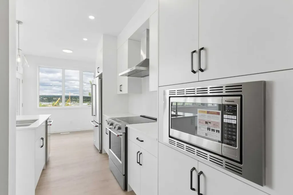 1453 Na'a Drive SW Calgary AB T3H 6H7