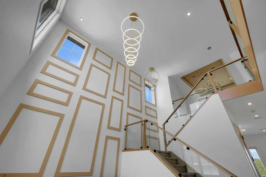 230 Royal Birch View NW Calgary AB T3G 5J8