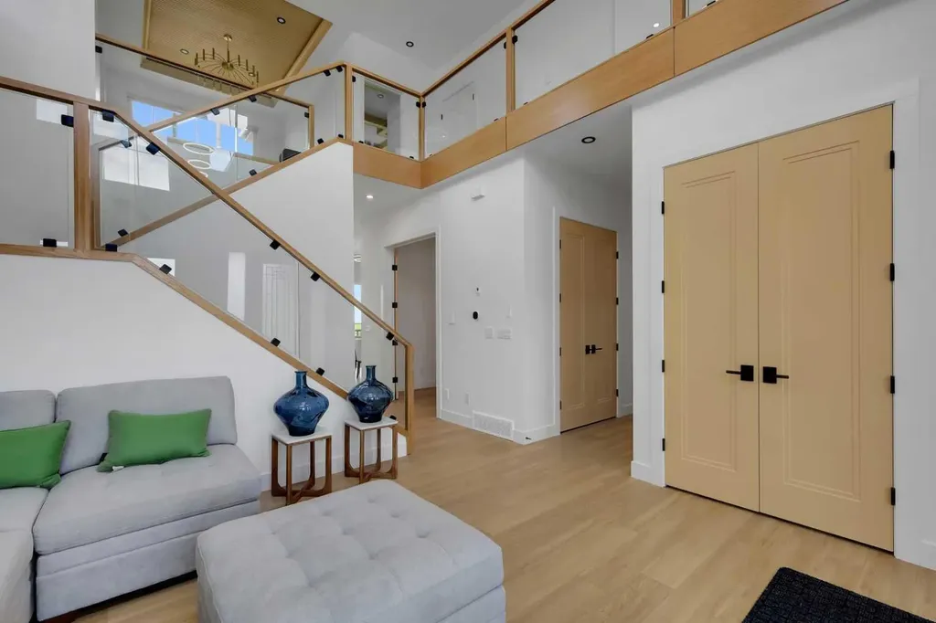 230 Royal Birch View NW Calgary AB T3G 5J8