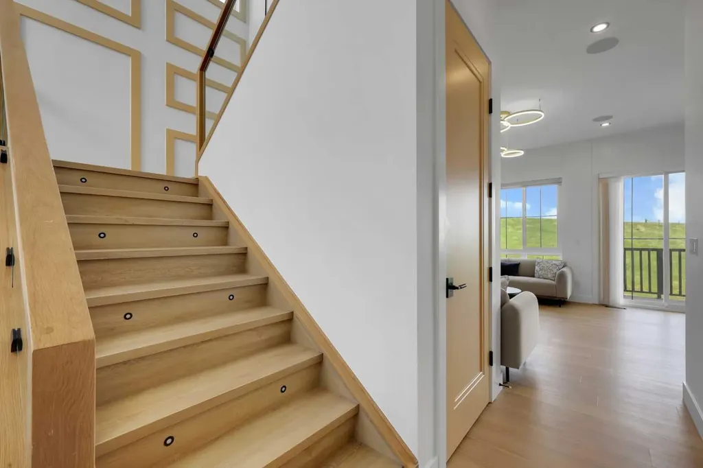 230 Royal Birch View NW Calgary AB T3G 5J8