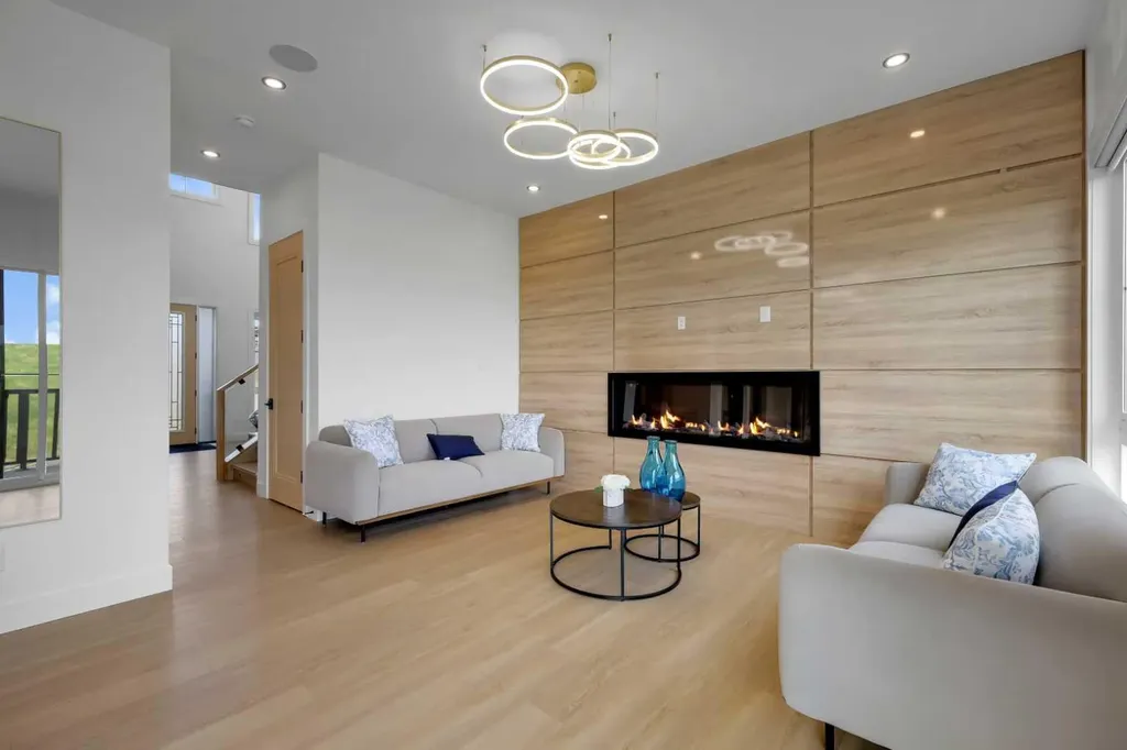 230 Royal Birch View NW Calgary AB T3G 5J8