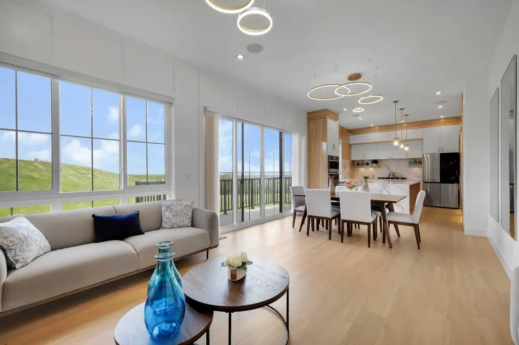 230 Royal Birch View NW Calgary AB T3G 5J8