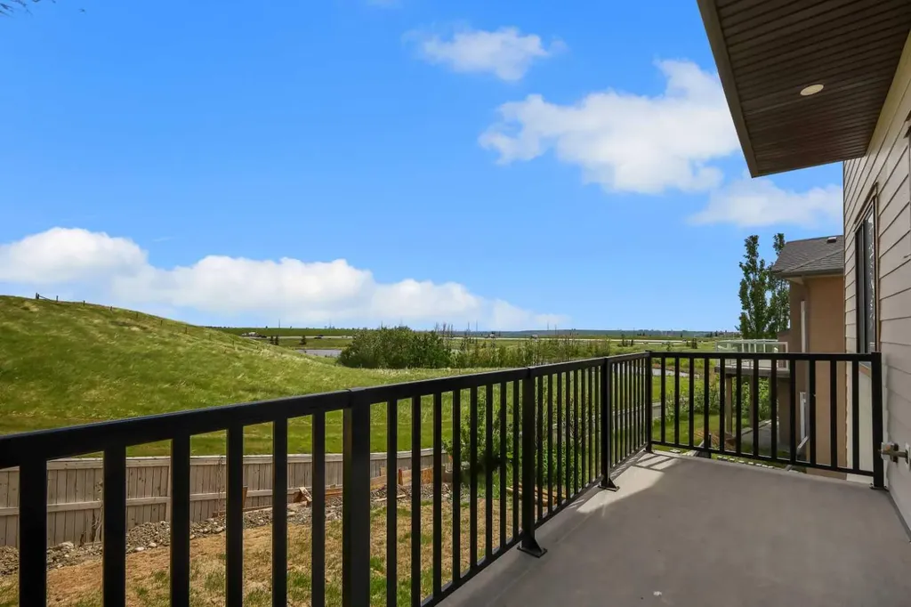 230 Royal Birch View NW Calgary AB T3G 5J8