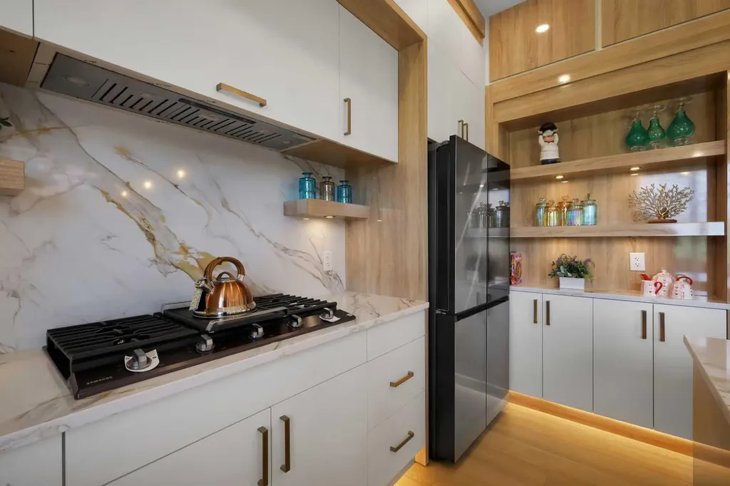 230 Royal Birch View NW Calgary AB T3G 5J8