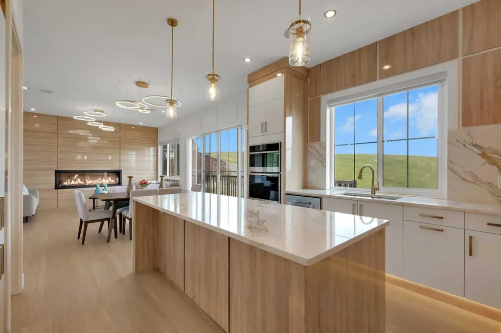 230 Royal Birch View NW Calgary AB T3G 5J8