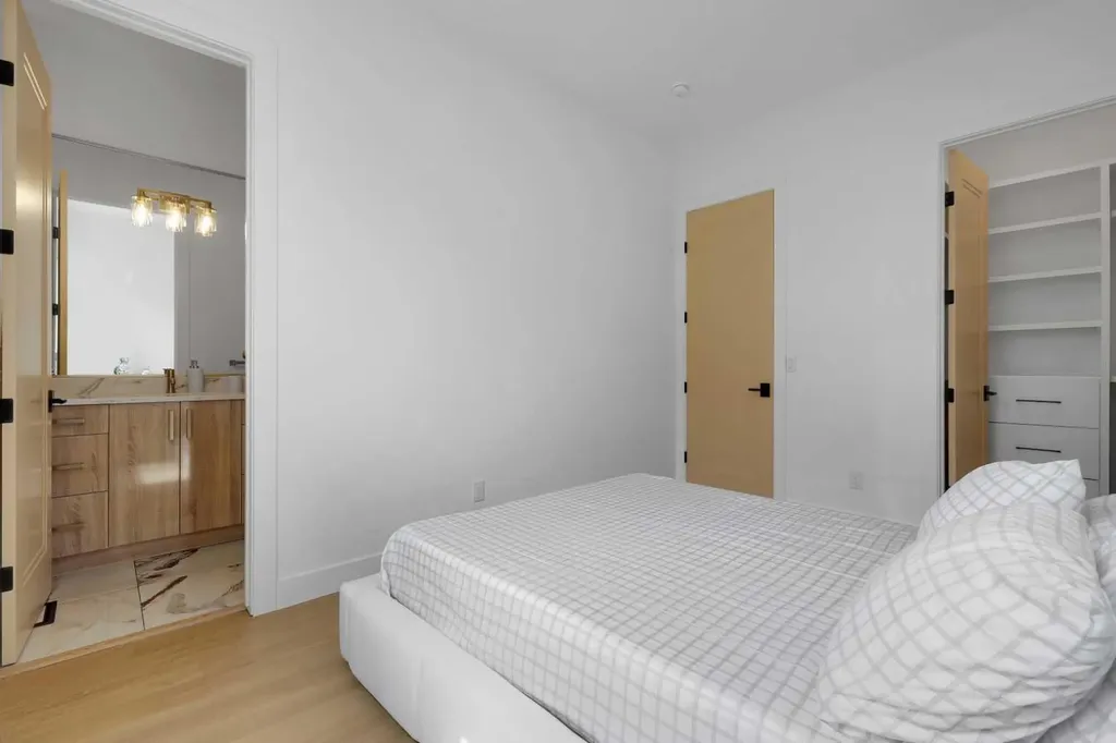 230 Royal Birch View NW Calgary AB T3G 5J8