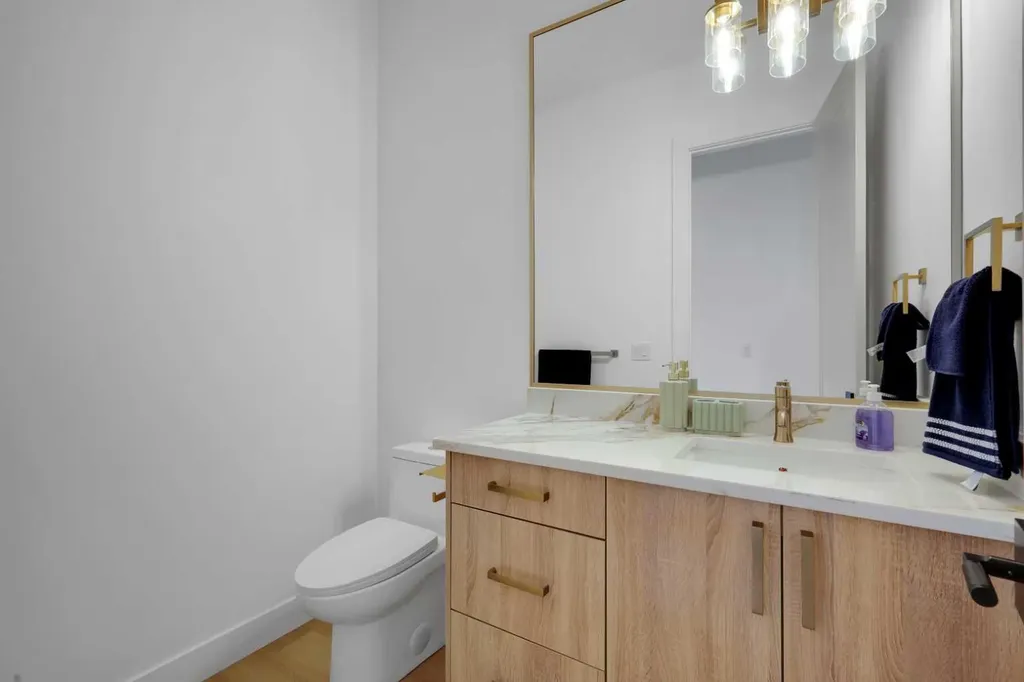 230 Royal Birch View NW Calgary AB T3G 5J8