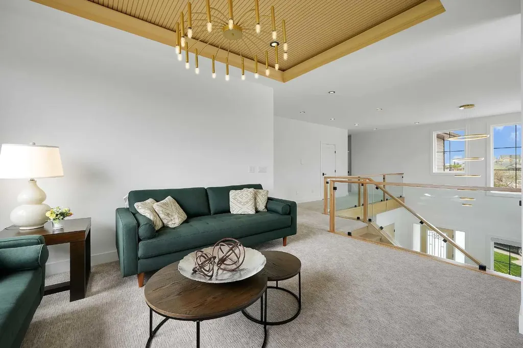 230 Royal Birch View NW Calgary AB T3G 5J8