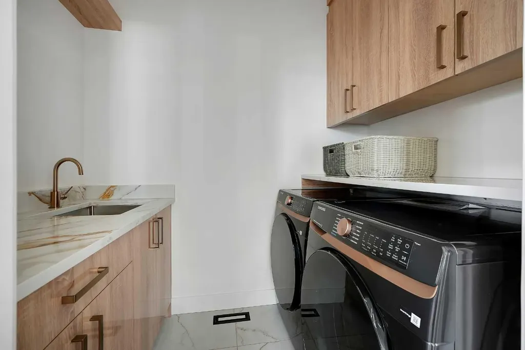 230 Royal Birch View NW Calgary AB T3G 5J8