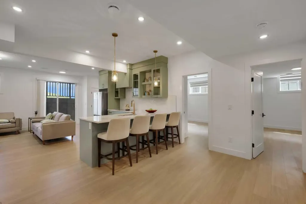 230 Royal Birch View NW Calgary AB T3G 5J8
