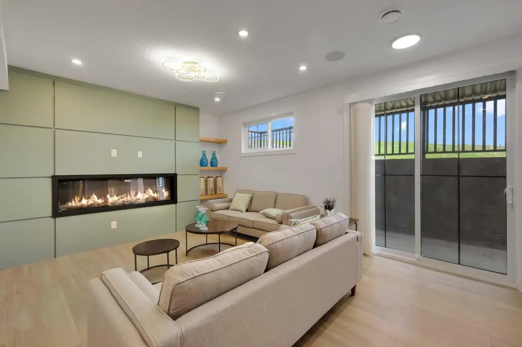 230 Royal Birch View NW Calgary AB T3G 5J8