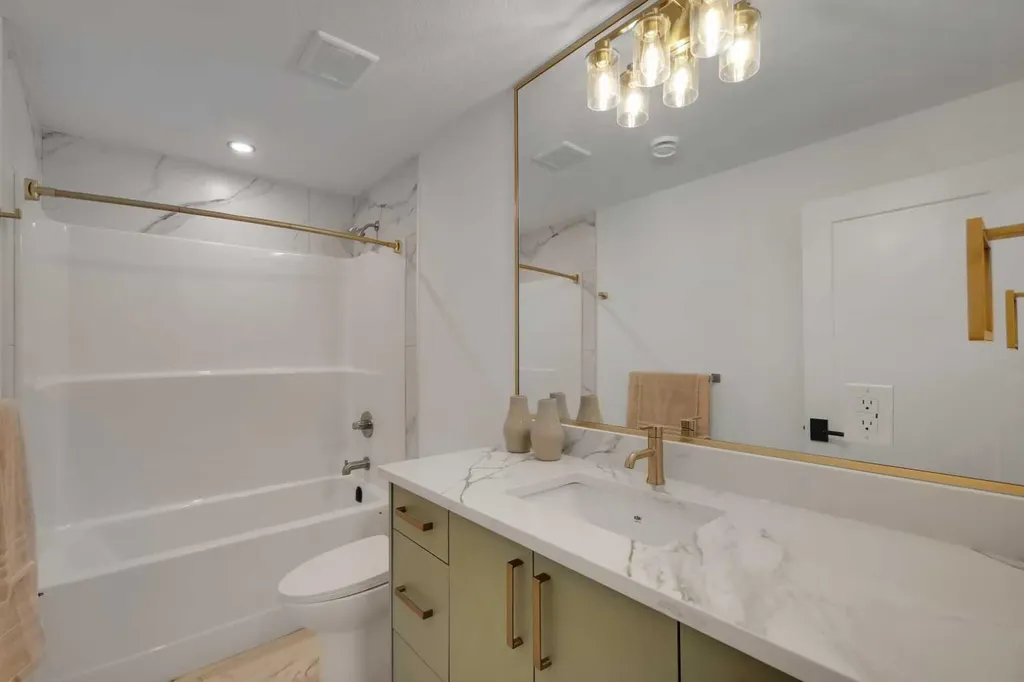 230 Royal Birch View NW Calgary AB T3G 5J8