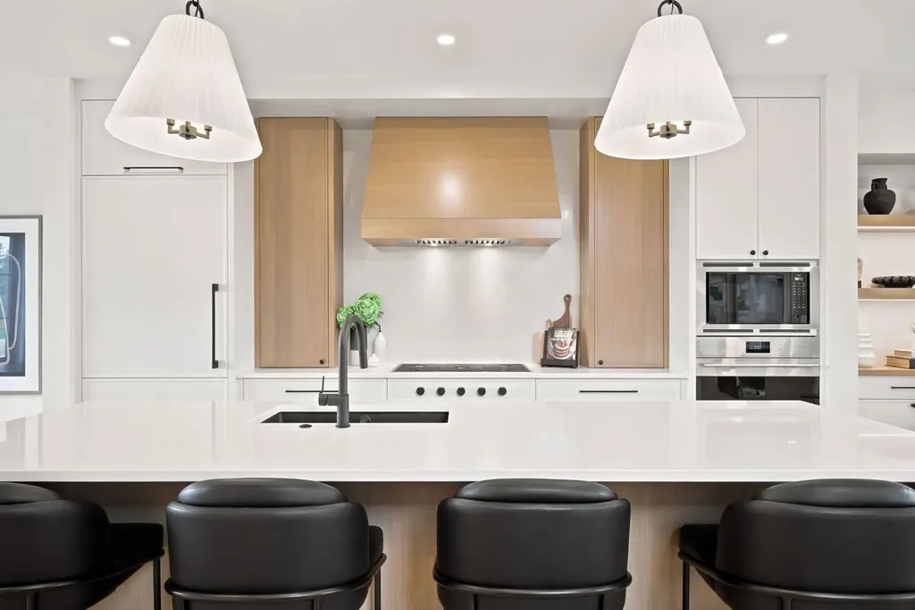 1700 73 Street SW Calgary AB T3H0J6