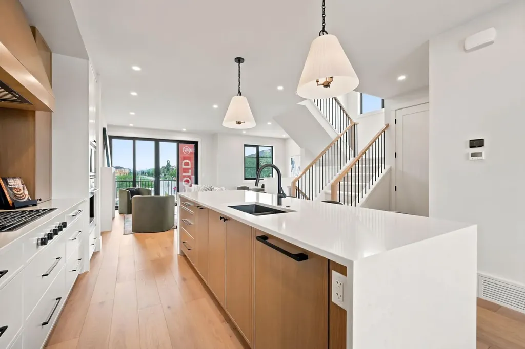 1700 73 Street SW Calgary AB T3H0J6