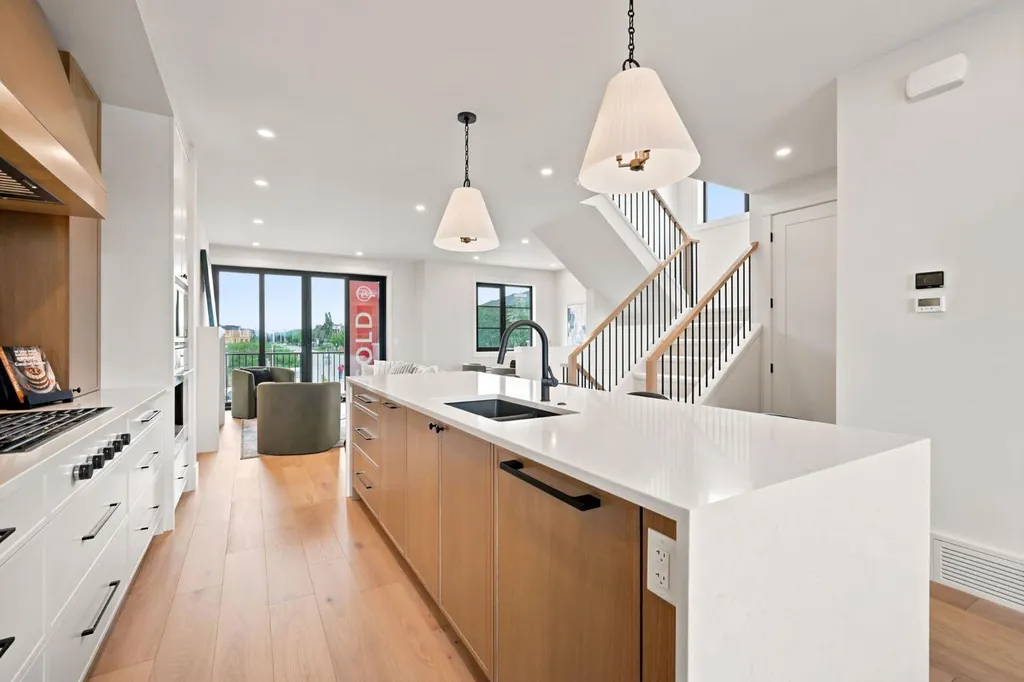 1700 73 Street SW Calgary AB T3H0J6