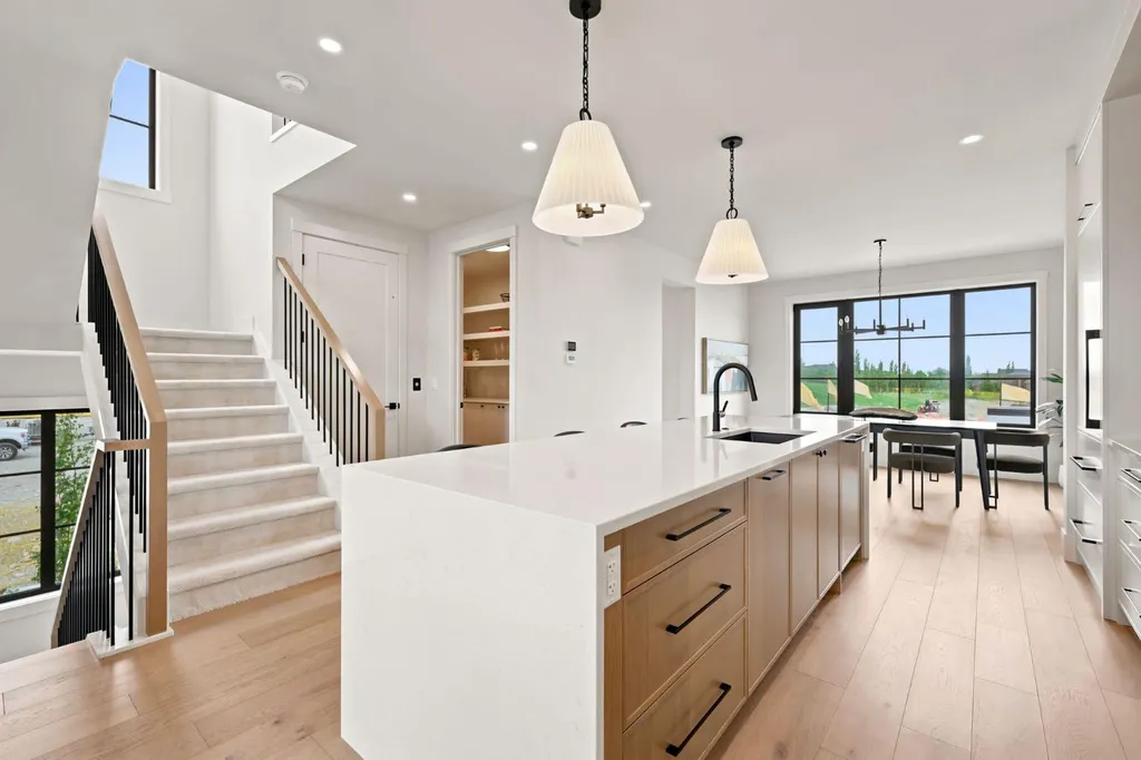 1700 73 Street SW Calgary AB T3H0J6