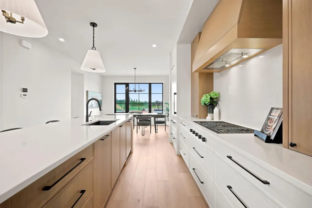 1700 73 Street SW Calgary AB T3H0J6