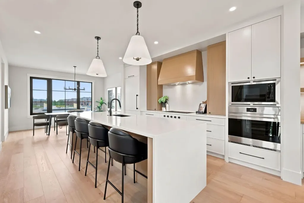 1700 73 Street SW Calgary AB T3H0J6