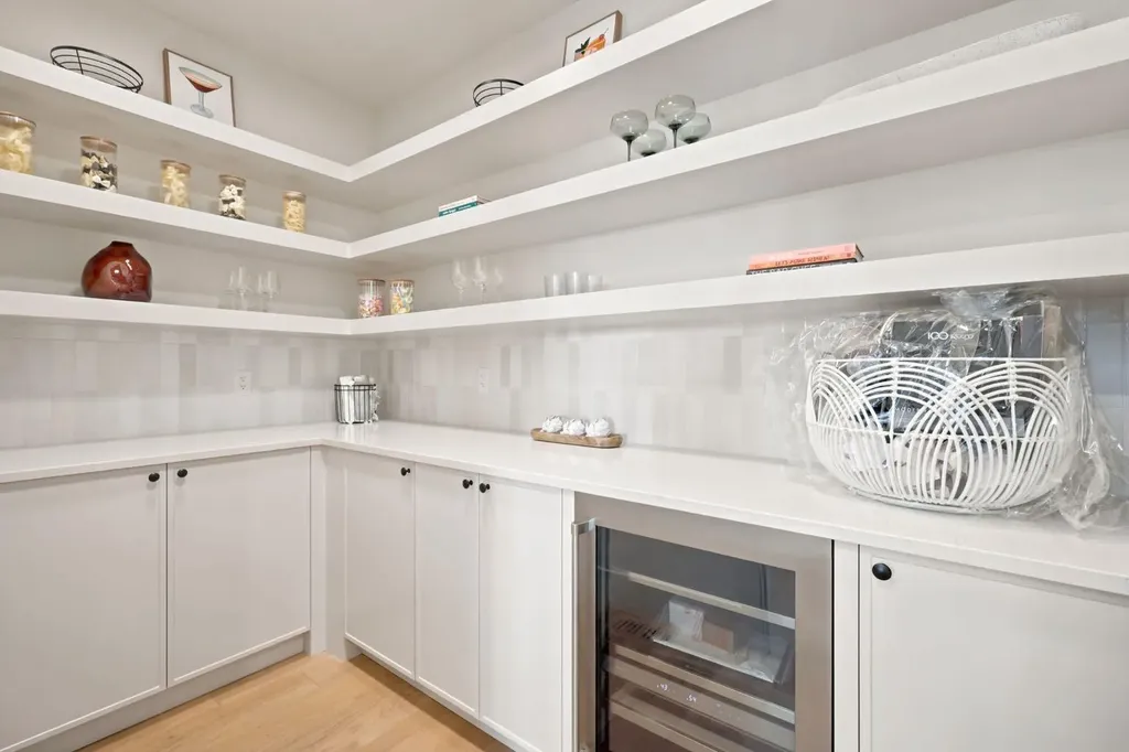1700 73 Street SW Calgary AB T3H0J6