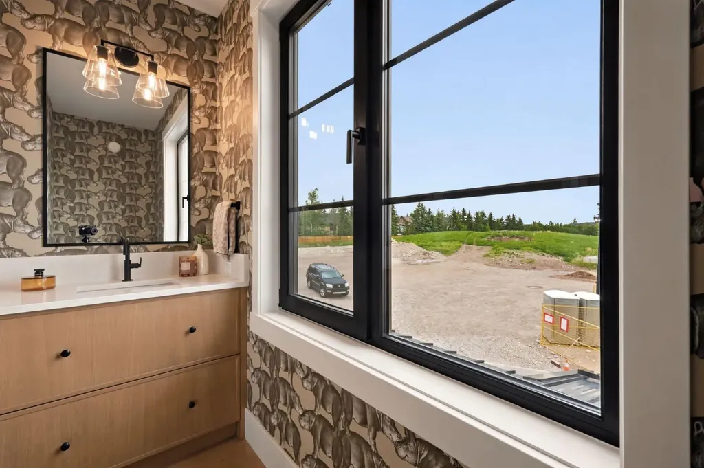 1700 73 Street SW Calgary AB T3H0J6