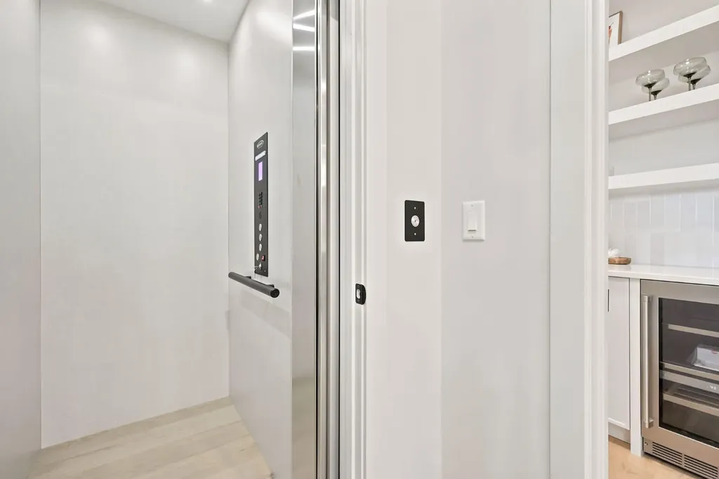 1700 73 Street SW Calgary AB T3H0J6