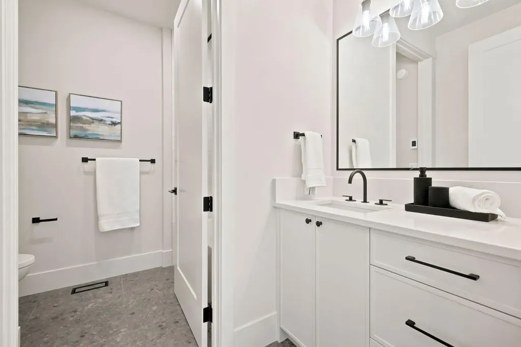 1700 73 Street SW Calgary AB T3H0J6