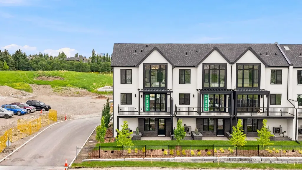 1700 73 Street SW Calgary AB T3H0J6