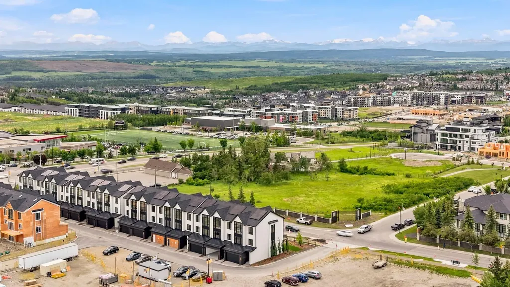 1700 73 Street SW Calgary AB T3H0J6