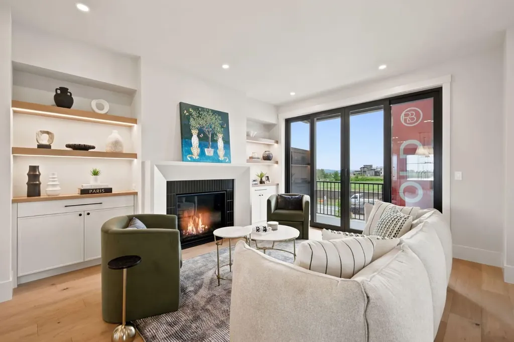 1700 73 Street SW Calgary AB T3H0J6