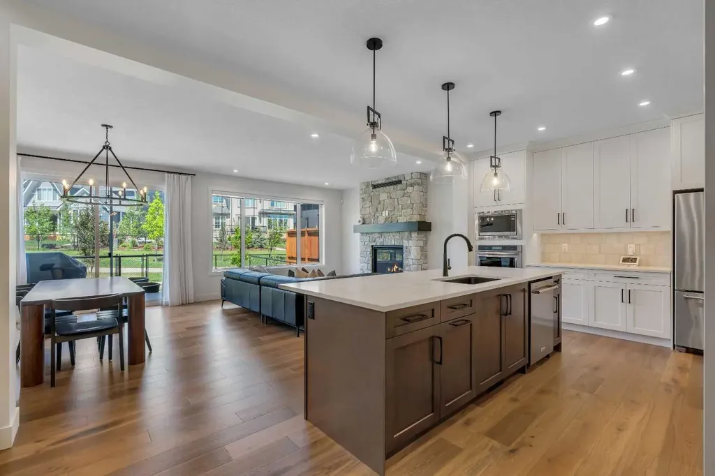 236 Marina Grove SE Calgary AB T3M 3J4