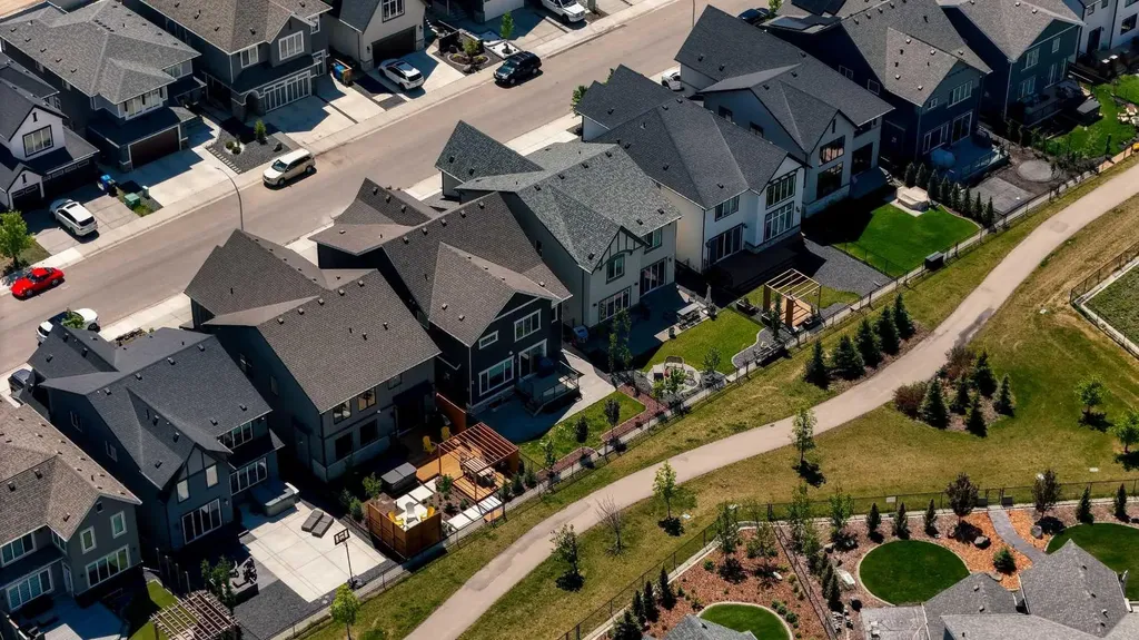 236 Marina Grove SE Calgary AB T3M 3J4