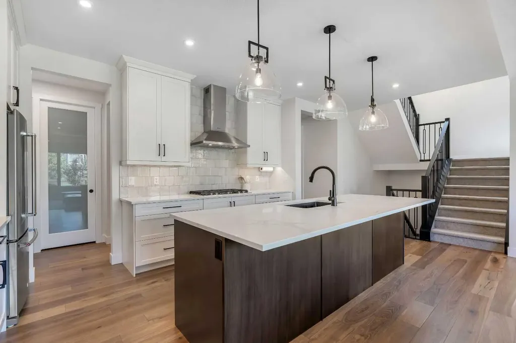 236 Marina Grove SE Calgary AB T3M 3J4