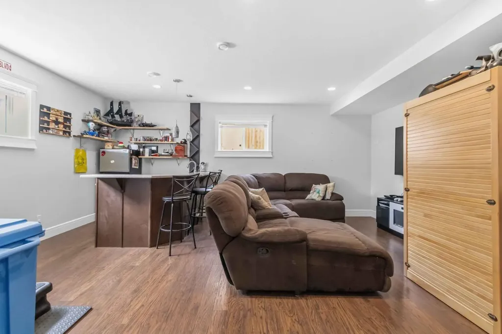 165 Beaconwood Place Fort Mcmurray AB T9H 2S9