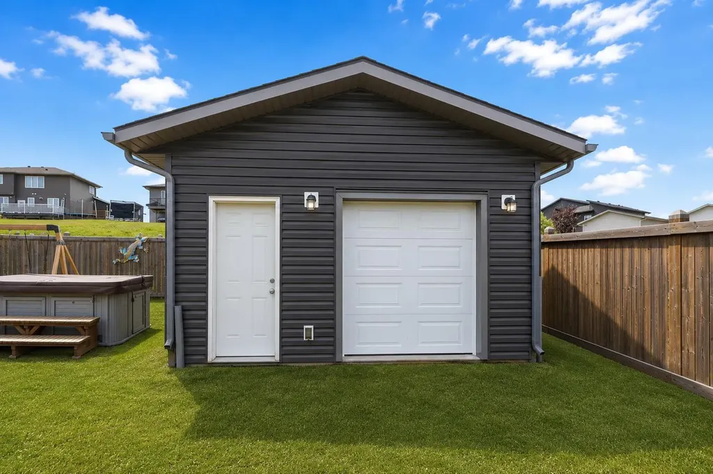 165 Beaconwood Place Fort Mcmurray AB T9H 2S9