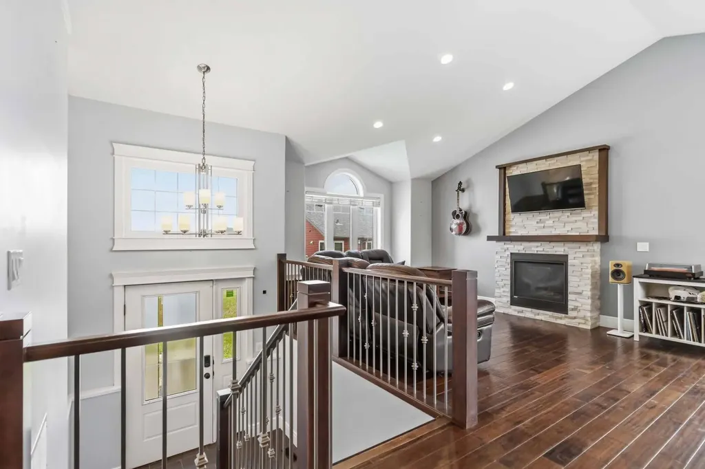 165 Beaconwood Place Fort Mcmurray AB T9H 2S9