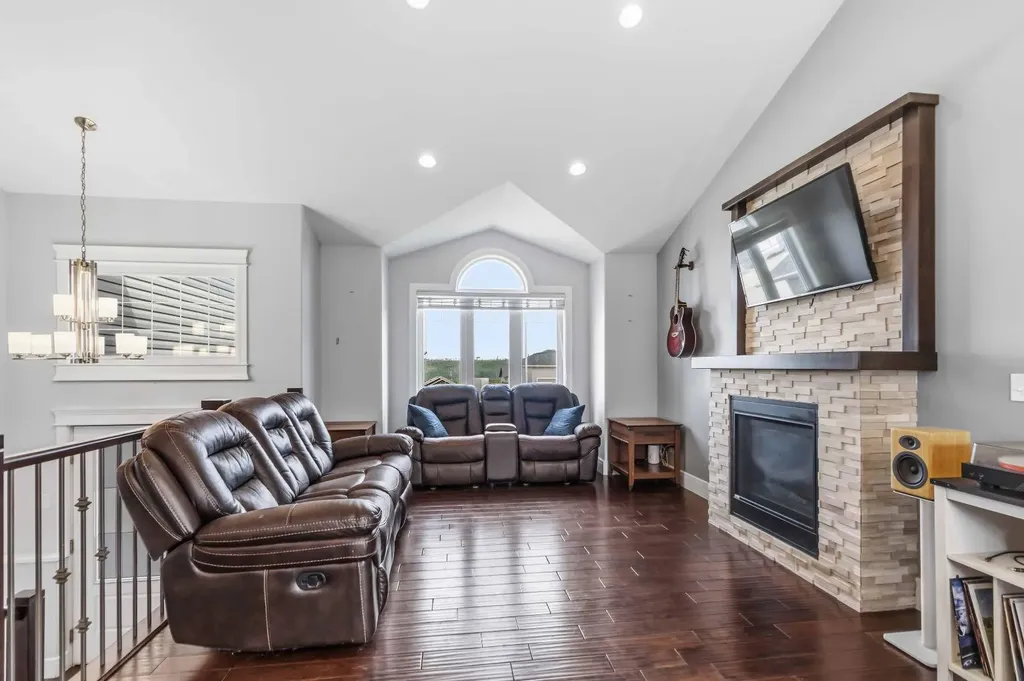 165 Beaconwood Place Fort Mcmurray AB T9H 2S9