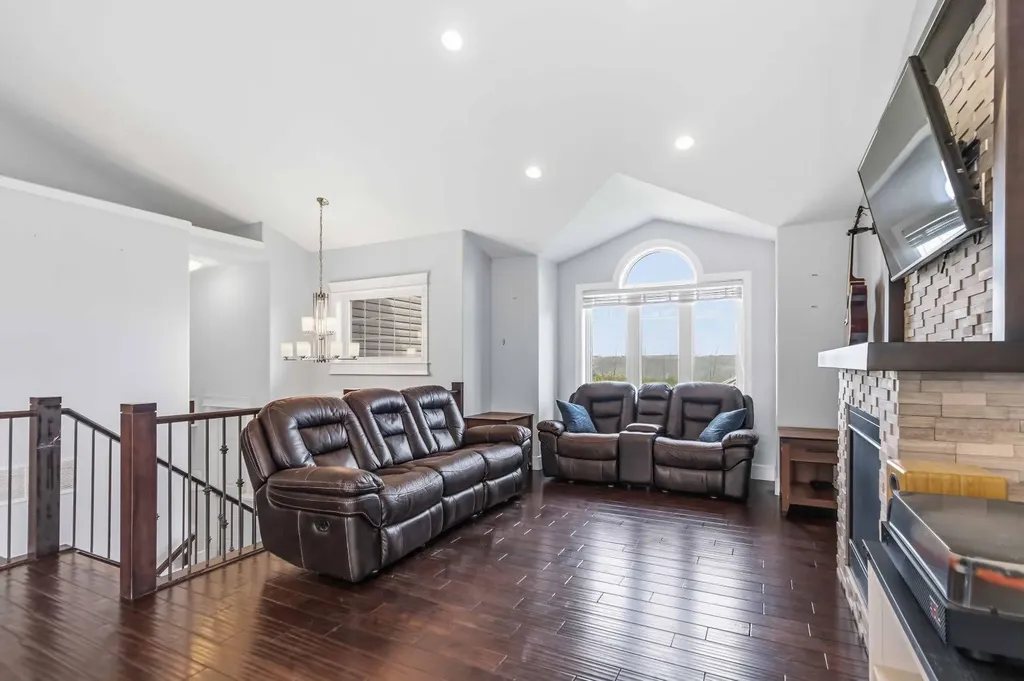 165 Beaconwood Place Fort Mcmurray AB T9H 2S9