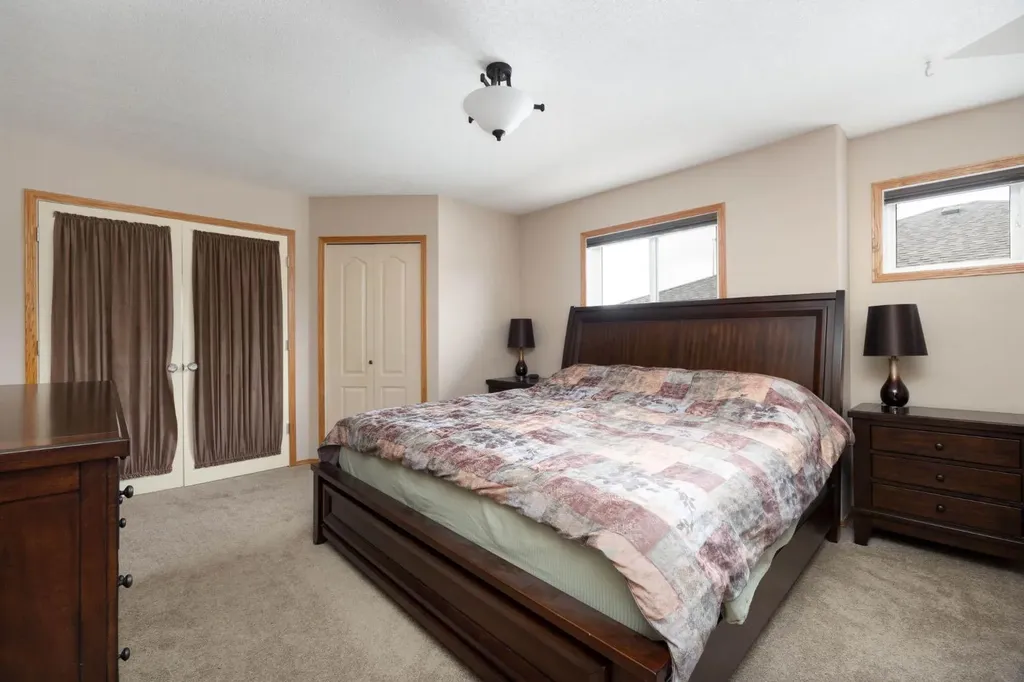 104 Avery Bay Fort Mcmurray AB T9J 1B1