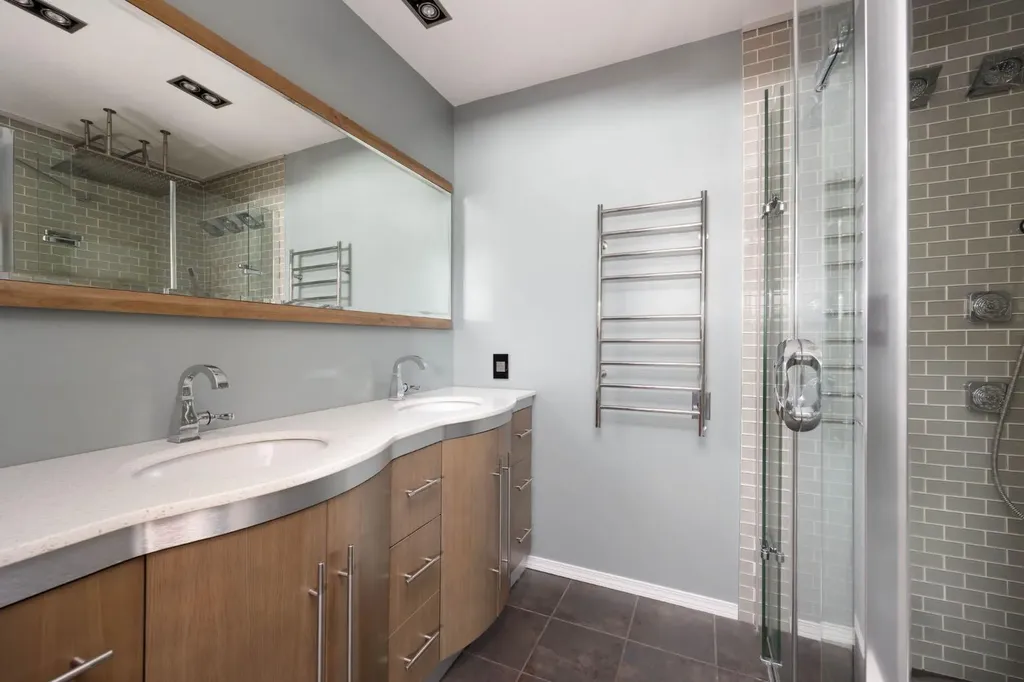 104 Avery Bay Fort Mcmurray AB T9J 1B1