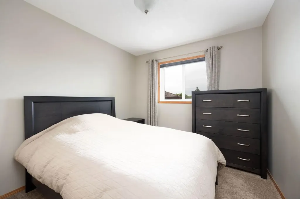 104 Avery Bay Fort Mcmurray AB T9J 1B1
