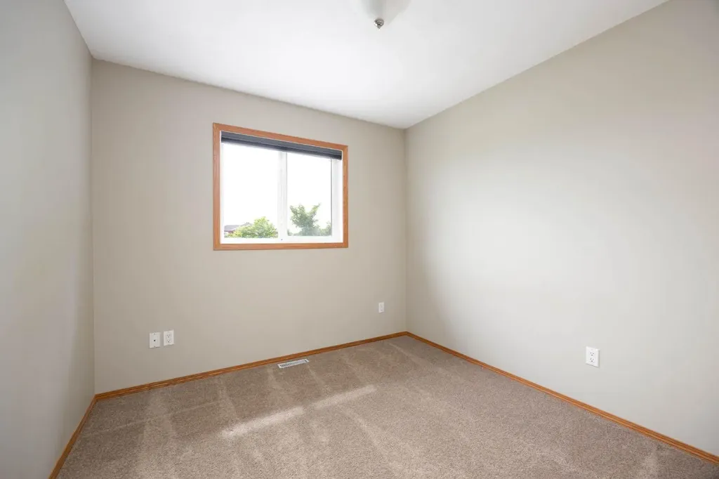 104 Avery Bay Fort Mcmurray AB T9J 1B1