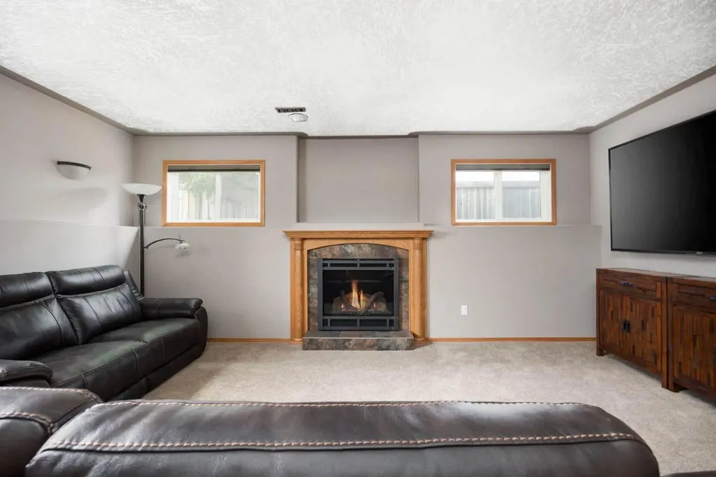 104 Avery Bay Fort Mcmurray AB T9J 1B1