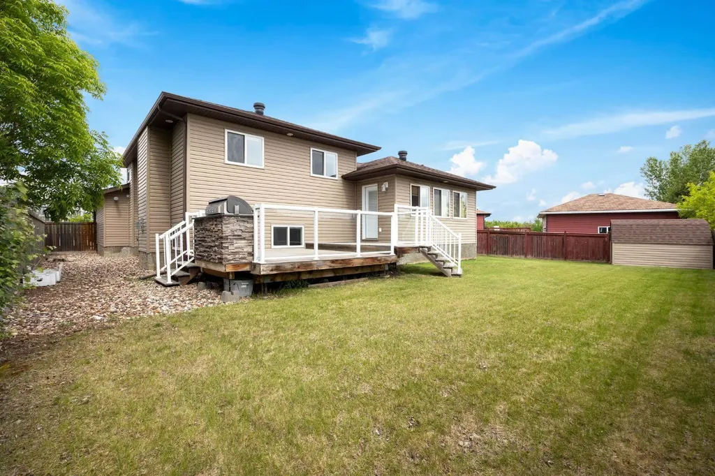 104 Avery Bay Fort Mcmurray AB T9J 1B1
