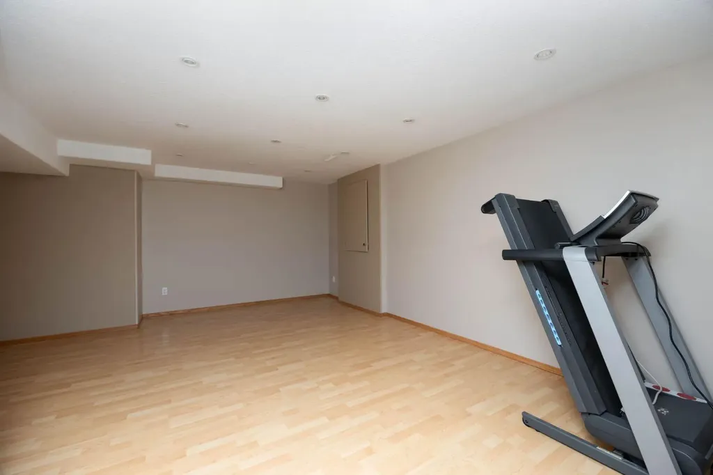 104 Avery Bay Fort Mcmurray AB T9J 1B1