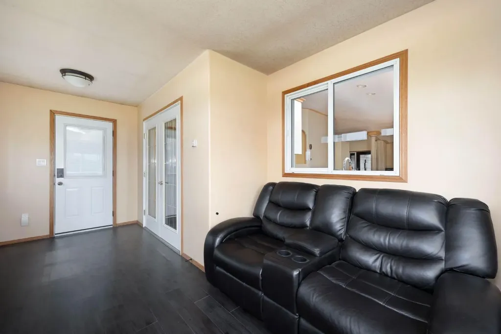 104 Avery Bay Fort Mcmurray AB T9J 1B1