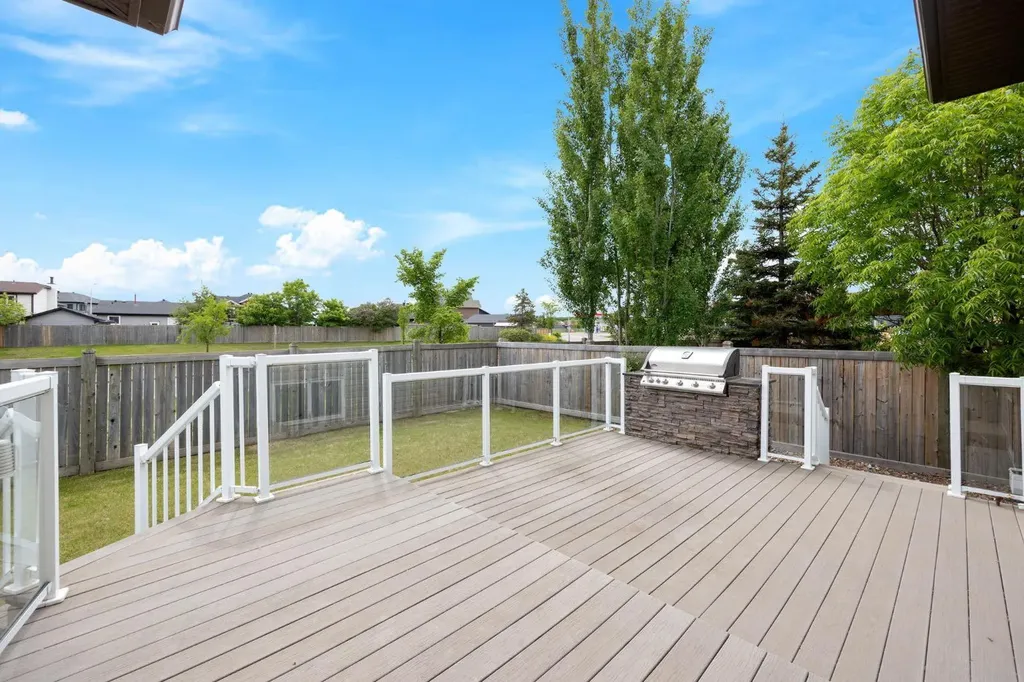 104 Avery Bay Fort Mcmurray AB T9J 1B1