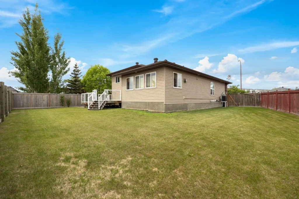 104 Avery Bay Fort Mcmurray AB T9J 1B1