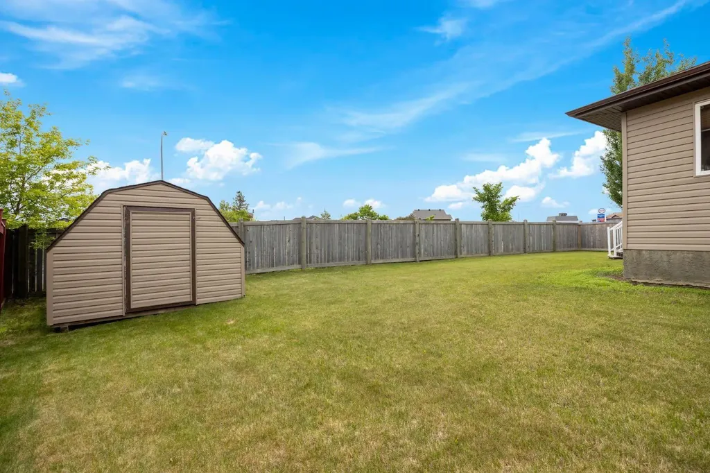 104 Avery Bay Fort Mcmurray AB T9J 1B1